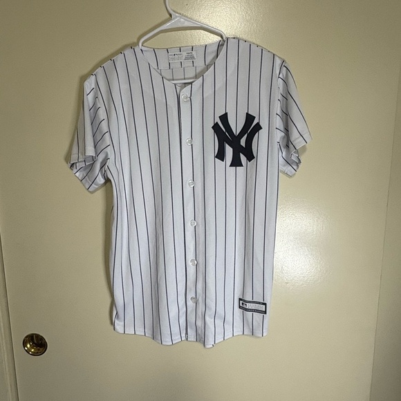 Genuine Merchandise Other - Genuine Merchandise MLB White Pinstripe Jersey